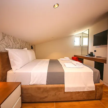 Comfort Boutique Hotel 4*